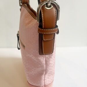 Coach Hampton Duffle Elegant Pink and Brown Women's Bag